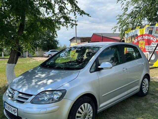 Сірий Фольксваген Golf Plus, об'ємом двигуна 1.6 л та пробігом 156 тис. км за 6700 $, фото 1 на Automoto.ua