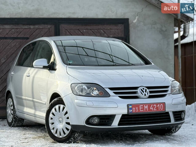 Серый Фольксваген Гольф Плюс, объемом двигателя 1.6 л и пробегом 219 тыс. км за 5950 $, фото 1 на Automoto.ua