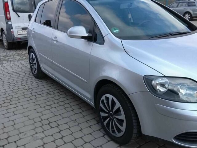 Серый Фольксваген Гольф Плюс, объемом двигателя 1.6 л и пробегом 156 тыс. км за 6700 $, фото 1 на Automoto.ua