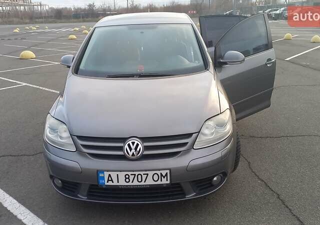 Серый Фольксваген Гольф Плюс, объемом двигателя 1.4 л и пробегом 255 тыс. км за 6500 $, фото 1 на Automoto.ua
