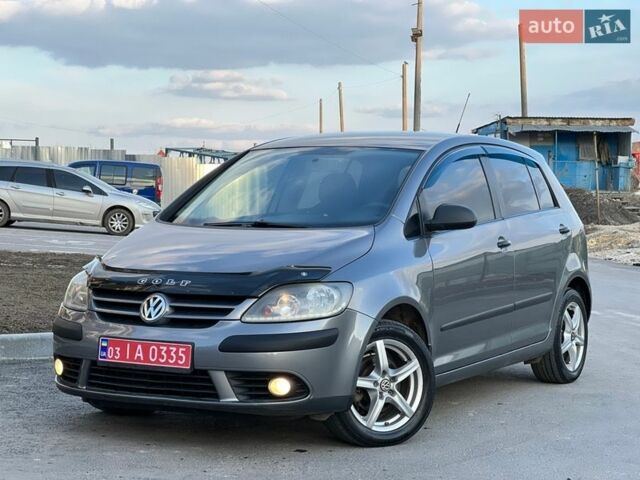 Серый Фольксваген Гольф Плюс, объемом двигателя 1.6 л и пробегом 201 тыс. км за 5350 $, фото 1 на Automoto.ua