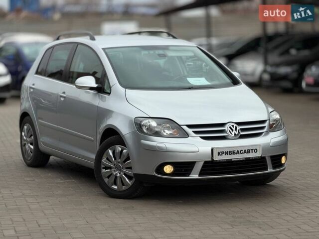 Серый Фольксваген Гольф Плюс, объемом двигателя 1.6 л и пробегом 194 тыс. км за 7200 $, фото 1 на Automoto.ua