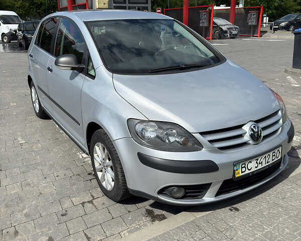 Сірий Фольксваген Golf Plus, об'ємом двигуна 1.6 л та пробігом 235 тис. км за 5500 $, фото 1 на Automoto.ua