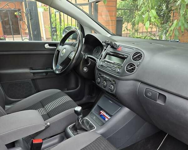 Сірий Фольксваген Golf Plus, об'ємом двигуна 1.6 л та пробігом 139 тис. км за 7100 $, фото 1 на Automoto.ua