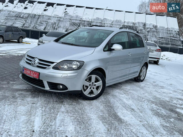 Серый Фольксваген Гольф Плюс, объемом двигателя 1.6 л и пробегом 211 тыс. км за 6500 $, фото 1 на Automoto.ua
