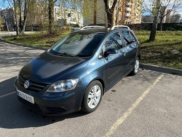 Сірий Фольксваген Golf Plus, об'ємом двигуна 1.39 л та пробігом 200 тис. км за 5500 $, фото 1 на Automoto.ua