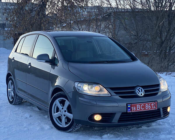 Сірий Фольксваген Golf Plus, об'ємом двигуна 1.4 л та пробігом 217 тис. км за 6200 $, фото 1 на Automoto.ua