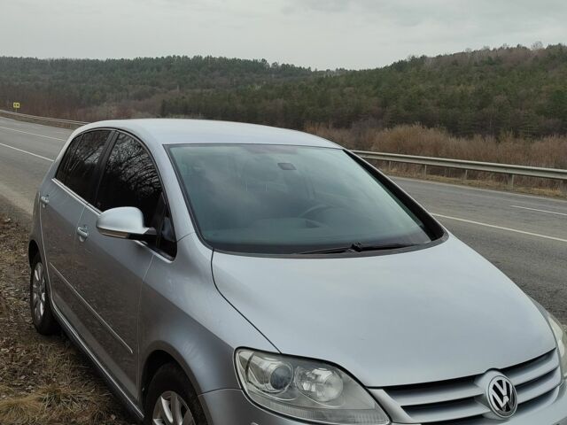 Серый Фольксваген Гольф Плюс, объемом двигателя 1.6 л и пробегом 199 тыс. км за 6550 $, фото 1 на Automoto.ua
