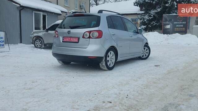 Серый Фольксваген Гольф Плюс, объемом двигателя 1.6 л и пробегом 198 тыс. км за 6700 $, фото 1 на Automoto.ua