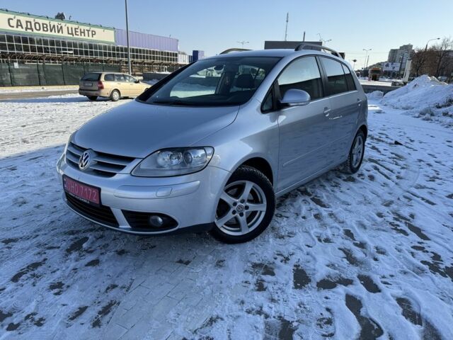 Серый Фольксваген Гольф Плюс, объемом двигателя 1.4 л и пробегом 152 тыс. км за 7797 $, фото 1 на Automoto.ua