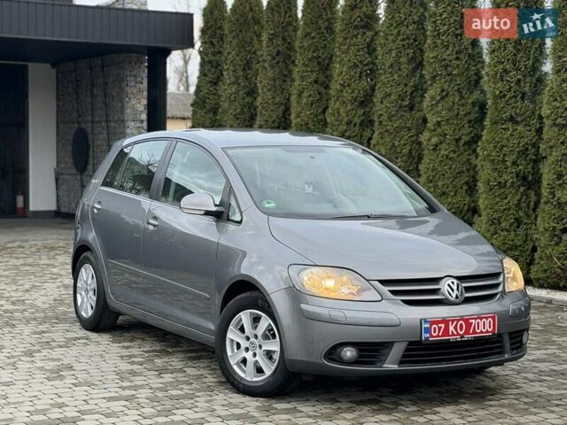 Серый Фольксваген Гольф Плюс, объемом двигателя 1.4 л и пробегом 194 тыс. км за 5700 $, фото 1 на Automoto.ua