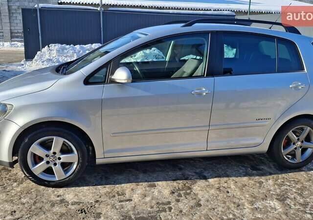 Серый Фольксваген Гольф Плюс, объемом двигателя 1.6 л и пробегом 212 тыс. км за 7150 $, фото 1 на Automoto.ua