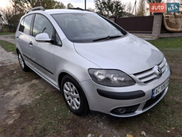 Сірий Фольксваген Golf Plus, об'ємом двигуна 1.6 л та пробігом 220 тис. км за 5550 $, фото 1 на Automoto.ua