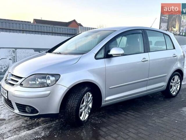 Серый Фольксваген Гольф Плюс, объемом двигателя 1.4 л и пробегом 188 тыс. км за 5950 $, фото 1 на Automoto.ua