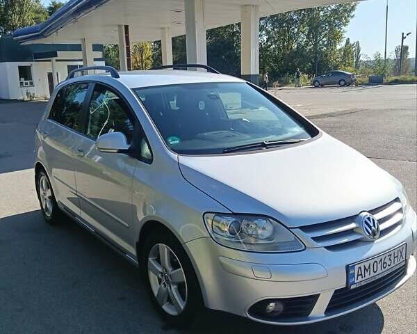 Серый Фольксваген Гольф Плюс, объемом двигателя 1.39 л и пробегом 165 тыс. км за 7500 $, фото 1 на Automoto.ua
