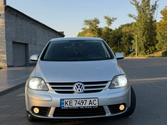 Сірий Фольксваген Golf Plus, об'ємом двигуна 1.39 л та пробігом 230 тис. км за 6200 $, фото 1 на Automoto.ua