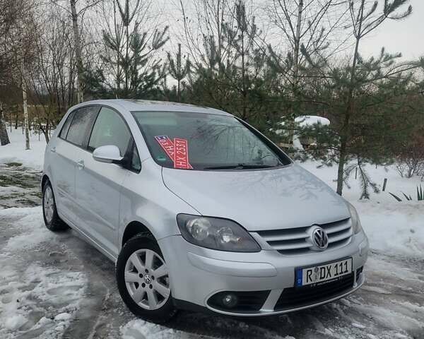 Сірий Фольксваген Golf Plus, об'ємом двигуна 1.6 л та пробігом 203 тис. км за 5650 $, фото 1 на Automoto.ua