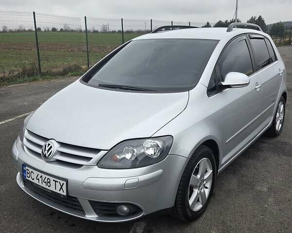 Серый Фольксваген Гольф Плюс, объемом двигателя 1.4 л и пробегом 211 тыс. км за 6400 $, фото 1 на Automoto.ua