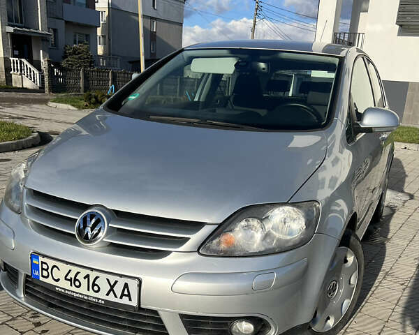 Серый Фольксваген Гольф Плюс, объемом двигателя 1.6 л и пробегом 210 тыс. км за 7500 $, фото 1 на Automoto.ua