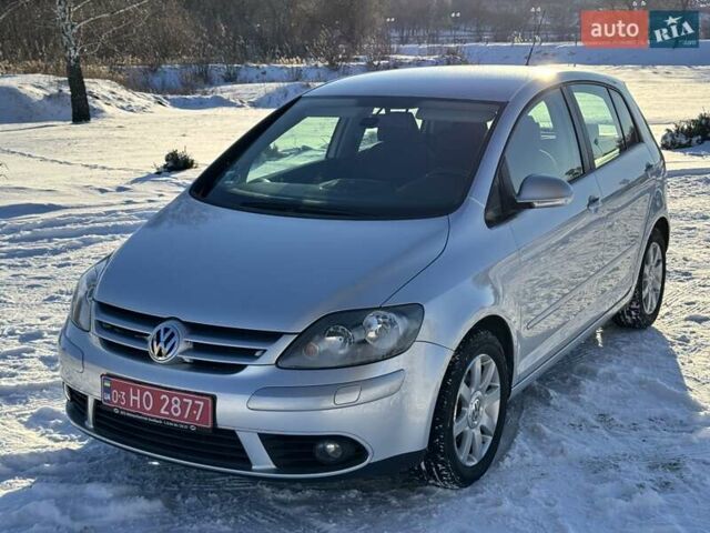 Серый Фольксваген Гольф Плюс, объемом двигателя 1.6 л и пробегом 127 тыс. км за 6950 $, фото 1 на Automoto.ua