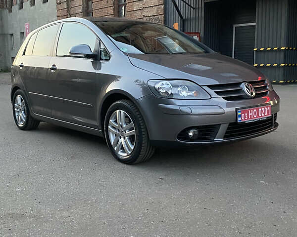 Фольксваген Гольф Плюс 2008 в Ахтырке на Automoto.ua Серый Фольксваген Гольф Плюс, объемом двигателя 1.6 л и пробегом 165 тыс. км за 6999 $, фото 1 на Automoto.ua