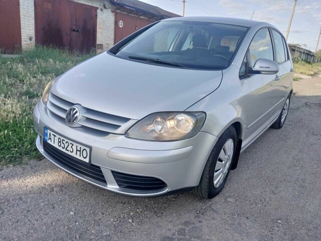 Серый Фольксваген Гольф Плюс, объемом двигателя 1.4 л и пробегом 261 тыс. км за 5900 $, фото 1 на Automoto.ua