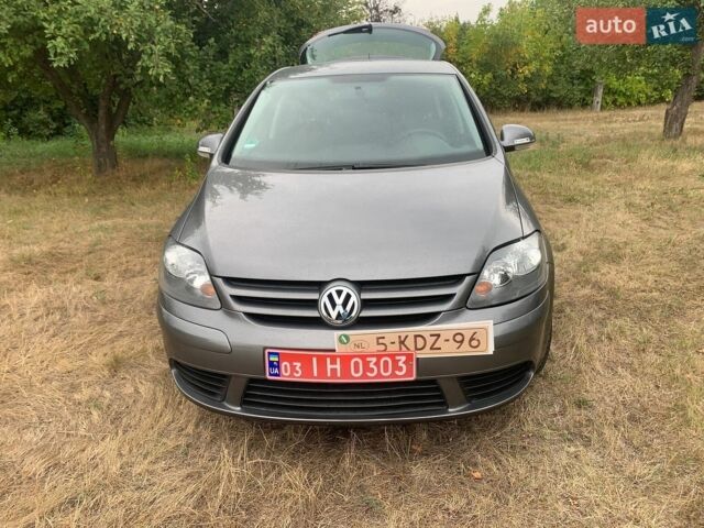 Сірий Фольксваген Golf Plus, об'ємом двигуна 1.6 л та пробігом 112 тис. км за 7100 $, фото 1 на Automoto.ua