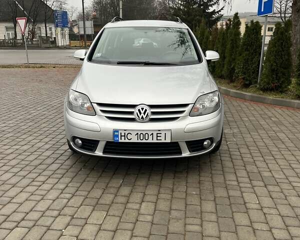 Серый Фольксваген Гольф Плюс, объемом двигателя 1.6 л и пробегом 192 тыс. км за 5350 $, фото 1 на Automoto.ua