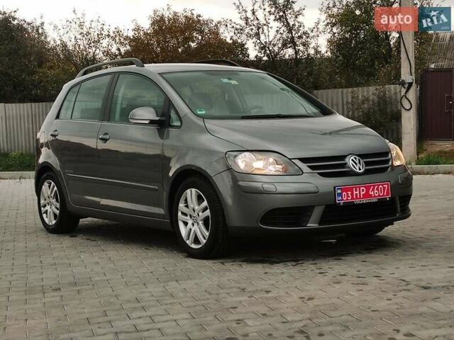Фольксваген Гольф Плюс 2008 в Полтаве на Automoto.ua Серый Фольксваген Гольф Плюс, объемом двигателя 1.6 л и пробегом 218 тыс. км за 7300 $, фото 1 на Automoto.ua