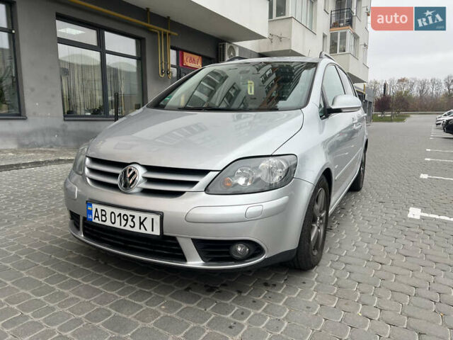 Серый Фольксваген Гольф Плюс, объемом двигателя 1.39 л и пробегом 287 тыс. км за 5000 $, фото 1 на Automoto.ua