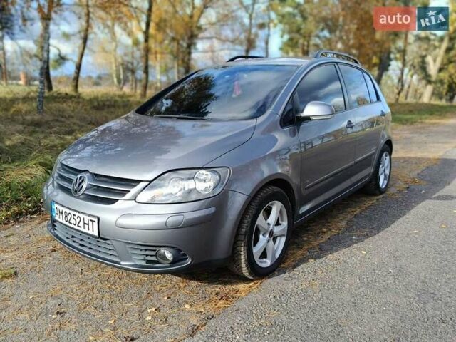Фольксваген Гольф Плюс 2008 в Коростене на Automoto.ua Серый Фольксваген Гольф Плюс, объемом двигателя 1.6 л и пробегом 194 тыс. км за 6850 $, фото 1 на Automoto.ua