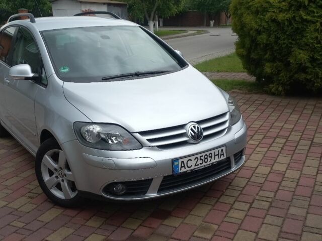 Серый Фольксваген Гольф Плюс, объемом двигателя 1.4 л и пробегом 219 тыс. км за 5850 $, фото 1 на Automoto.ua