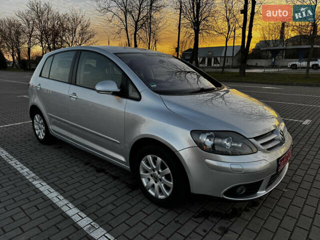 Сірий Фольксваген Golf Plus, об'ємом двигуна 1.6 л та пробігом 163 тис. км за 7499 $, фото 1 на Automoto.ua
