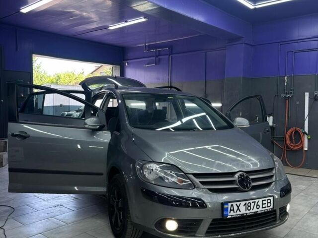 Сірий Фольксваген Golf Plus, об'ємом двигуна 1.6 л та пробігом 265 тис. км за 5200 $, фото 1 на Automoto.ua