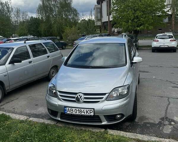 Серый Фольксваген Гольф Плюс, объемом двигателя 1.4 л и пробегом 174 тыс. км за 7499 $, фото 1 на Automoto.ua