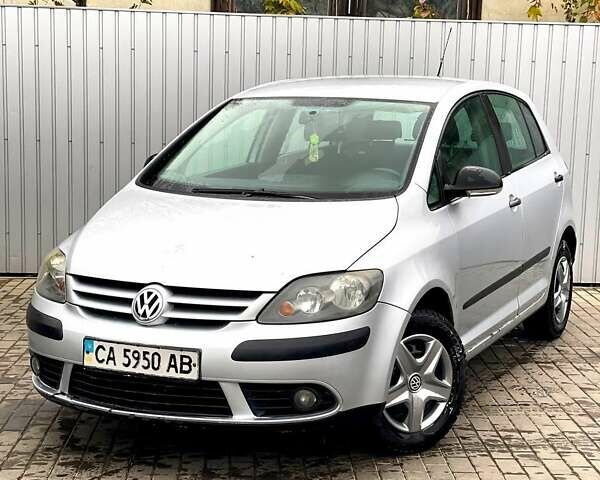 Сірий Фольксваген Golf Plus, об'ємом двигуна 1.6 л та пробігом 205 тис. км за 7085 $, фото 1 на Automoto.ua