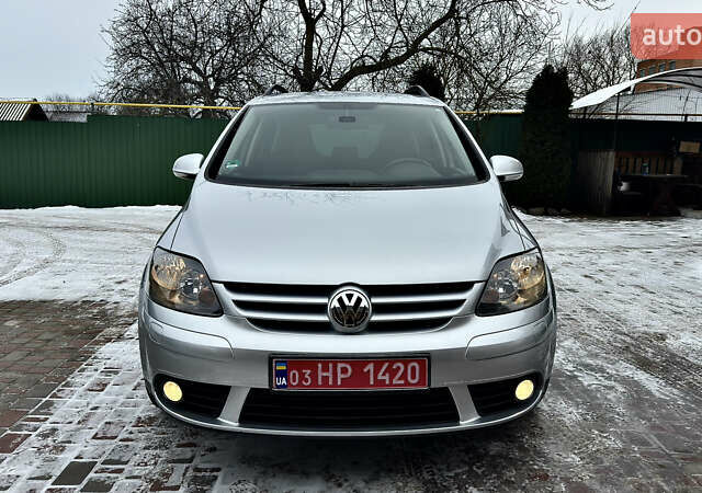 Сірий Фольксваген Golf Plus, об'ємом двигуна 1.6 л та пробігом 183 тис. км за 8145 $, фото 1 на Automoto.ua