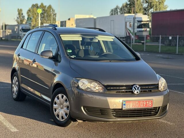 Серый Фольксваген Гольф Плюс, объемом двигателя 1.4 л и пробегом 220 тыс. км за 6350 $, фото 1 на Automoto.ua