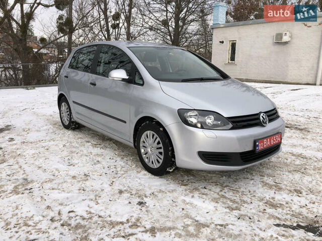 Серый Фольксваген Гольф Плюс, объемом двигателя 1.4 л и пробегом 148 тыс. км за 7999 $, фото 1 на Automoto.ua