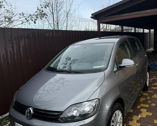 Серый Фольксваген Гольф Плюс, объемом двигателя 1.39 л и пробегом 104 тыс. км за 8500 $, фото 1 на Automoto.ua