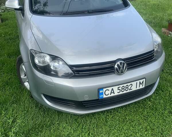 Серый Фольксваген Гольф Плюс, объемом двигателя 1.39 л и пробегом 175 тыс. км за 8500 $, фото 1 на Automoto.ua