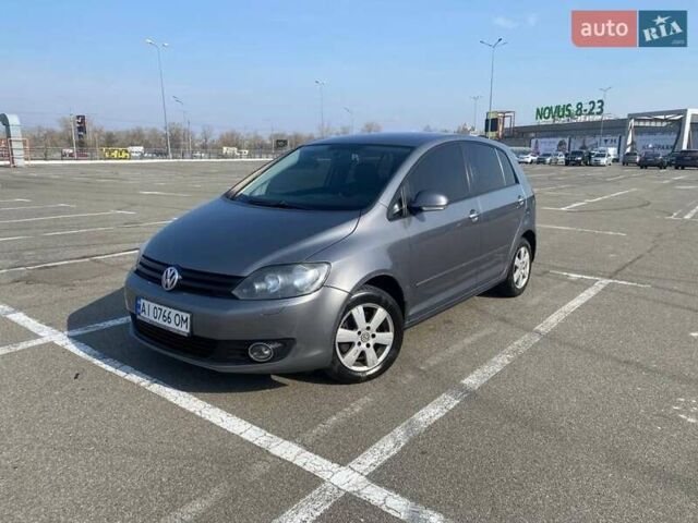 Серый Фольксваген Гольф Плюс, объемом двигателя 1.4 л и пробегом 232 тыс. км за 8400 $, фото 1 на Automoto.ua