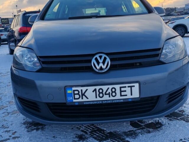 Серый Фольксваген Гольф Плюс, объемом двигателя 1.6 л и пробегом 240 тыс. км за 7950 $, фото 1 на Automoto.ua