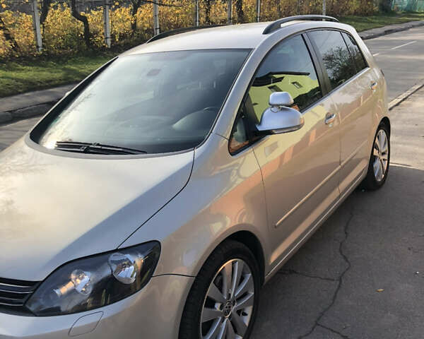 Серый Фольксваген Гольф Плюс, объемом двигателя 1.6 л и пробегом 281 тыс. км за 8400 $, фото 1 на Automoto.ua