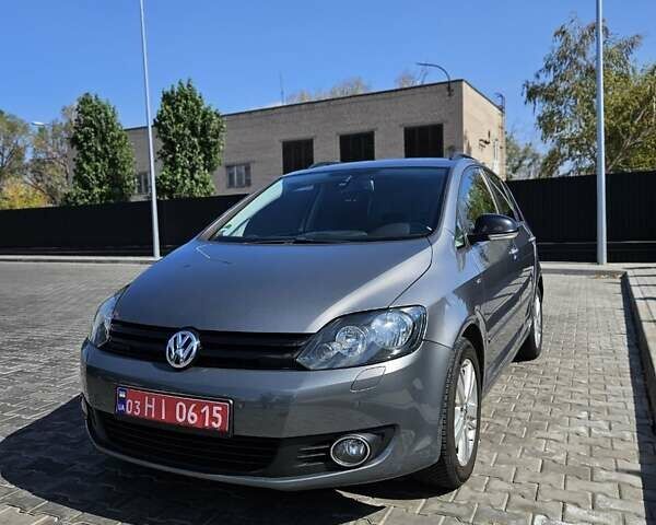 Сірий Фольксваген Golf Plus, об'ємом двигуна 1.4 л та пробігом 235 тис. км за 8800 $, фото 1 на Automoto.ua