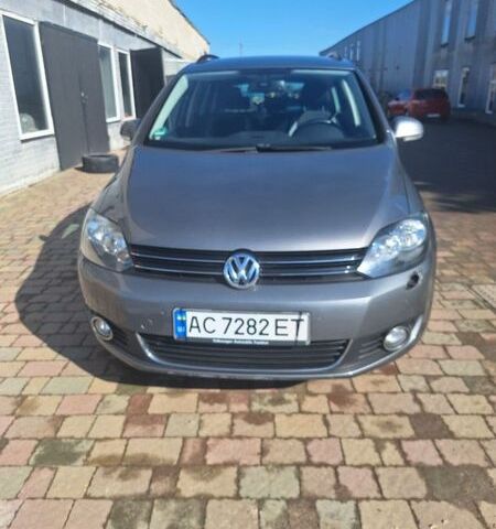 Серый Фольксваген Гольф Плюс, объемом двигателя 1.2 л и пробегом 114 тыс. км за 8500 $, фото 1 на Automoto.ua