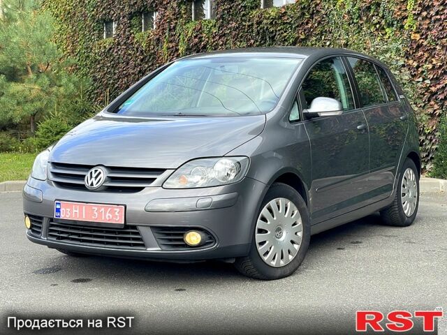 Серый Фольксваген Гольф Плюс, объемом двигателя 1.6 л и пробегом 208 тыс. км за 6600 $, фото 1 на Automoto.ua