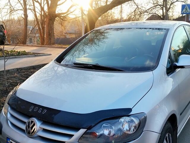 Серый Фольксваген Гольф Плюс, объемом двигателя 1.6 л и пробегом 220 тыс. км за 5700 $, фото 1 на Automoto.ua