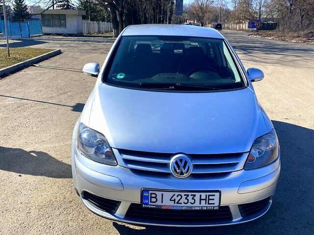 Серый Фольксваген Гольф Плюс, объемом двигателя 1.6 л и пробегом 166 тыс. км за 5500 $, фото 1 на Automoto.ua