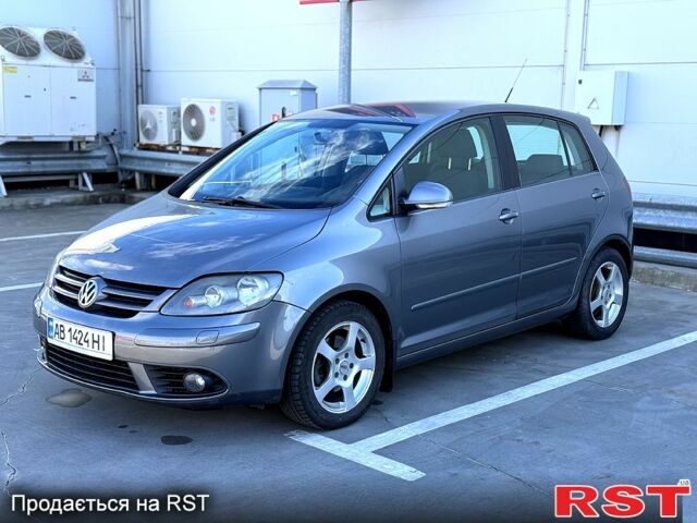 Серый Фольксваген Гольф Плюс, объемом двигателя 1.6 л и пробегом 210 тыс. км за 5500 $, фото 1 на Automoto.ua